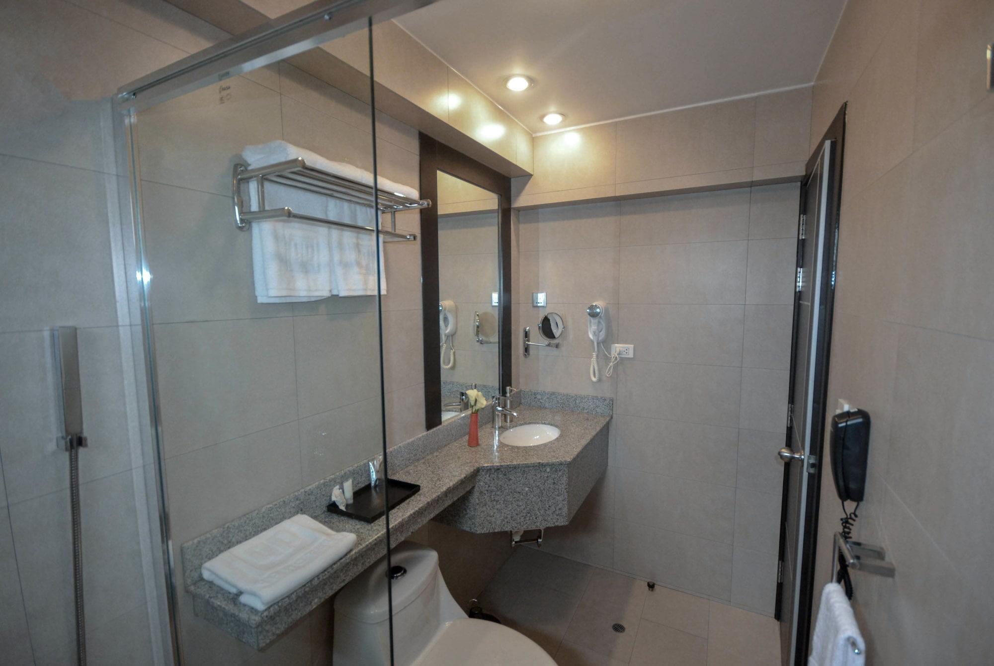 Qp Hotels Трухильо Экстерьер фото