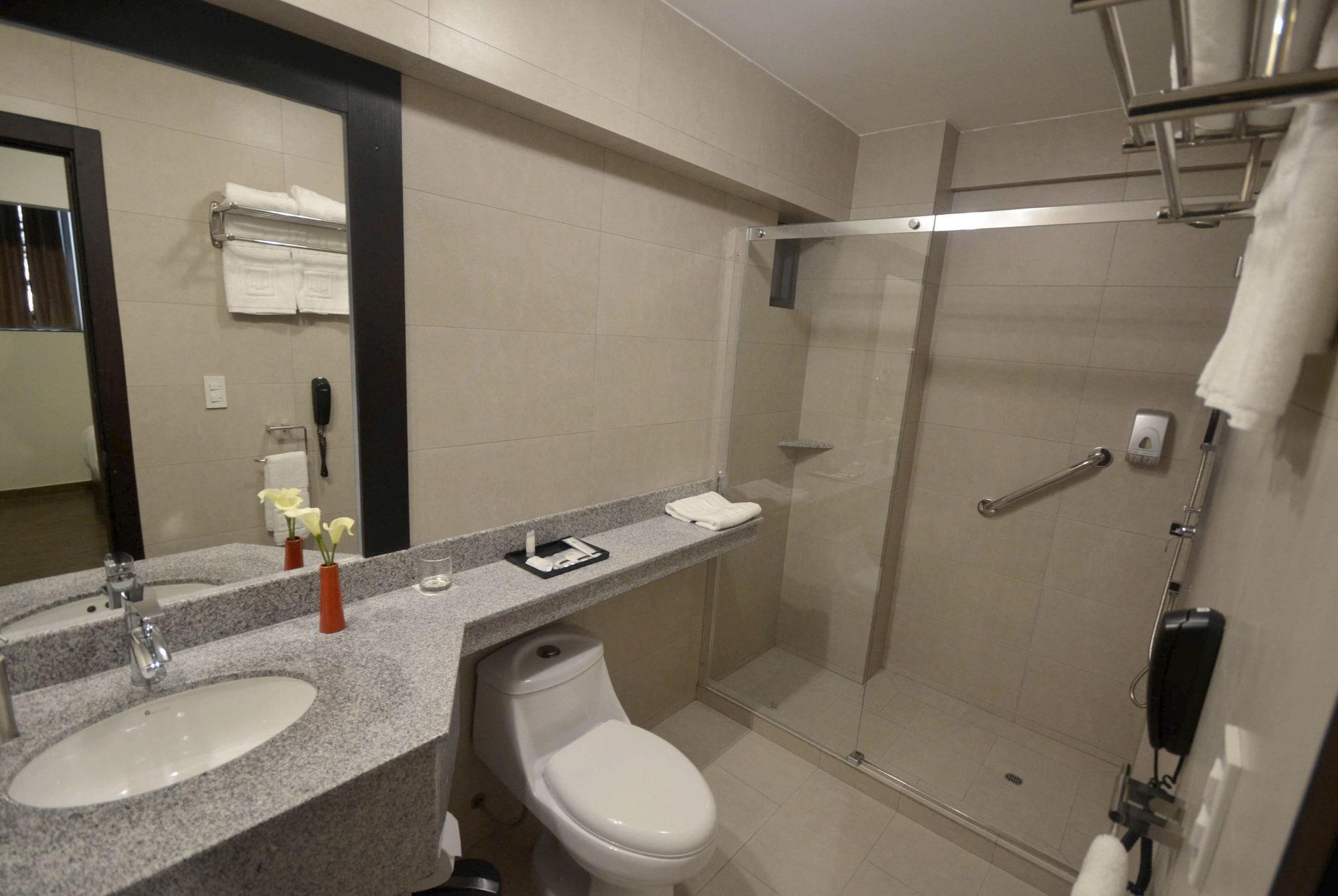 Qp Hotels Трухильо Экстерьер фото