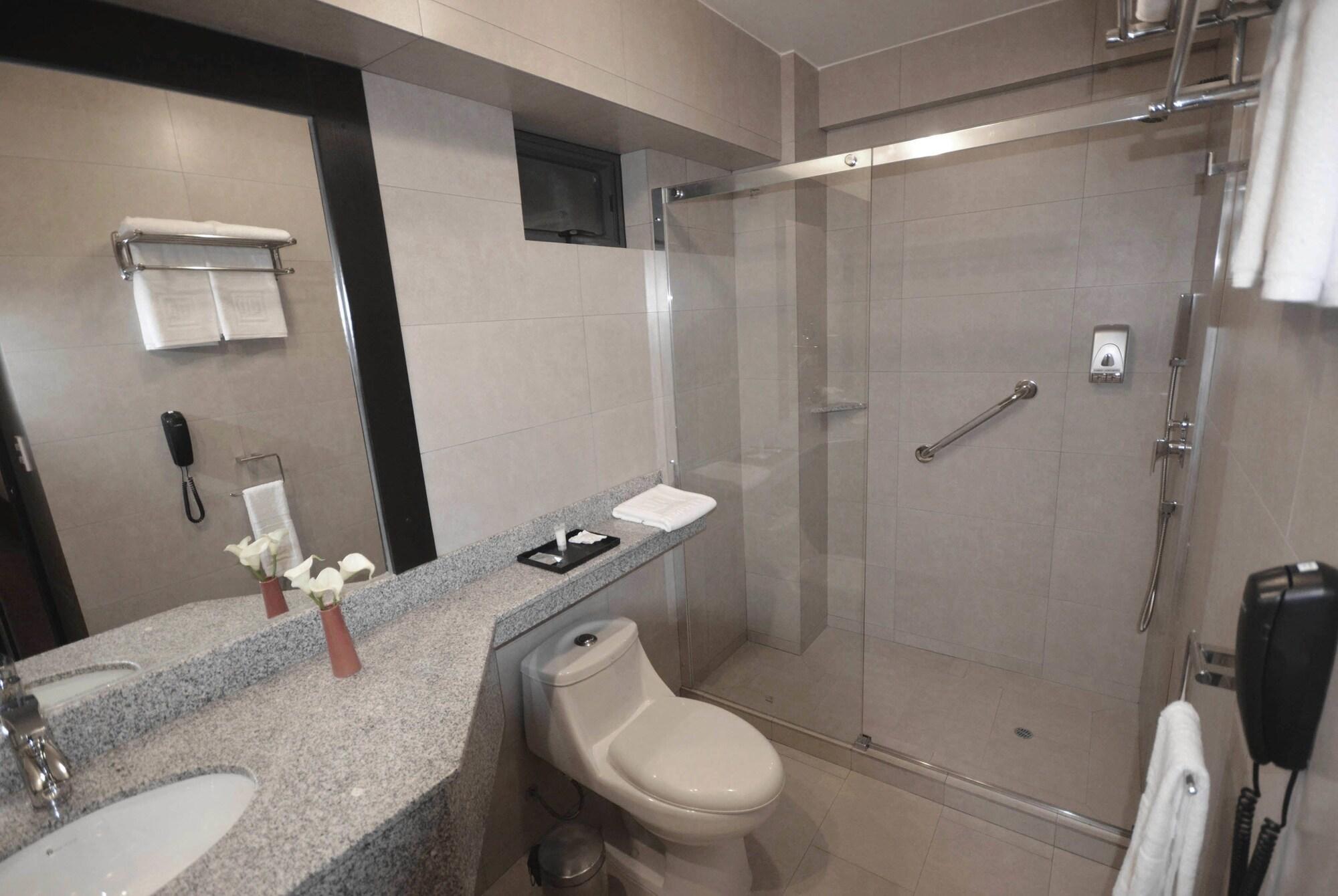 Qp Hotels Трухильо Экстерьер фото